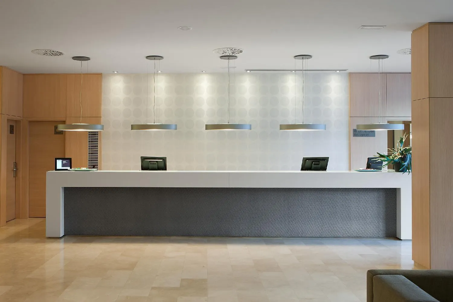 Hotel Doubletree By Hilton Gerona 4*,